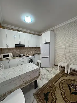 Kirayə verilir 2 otaqlı mənzil 75 m²
