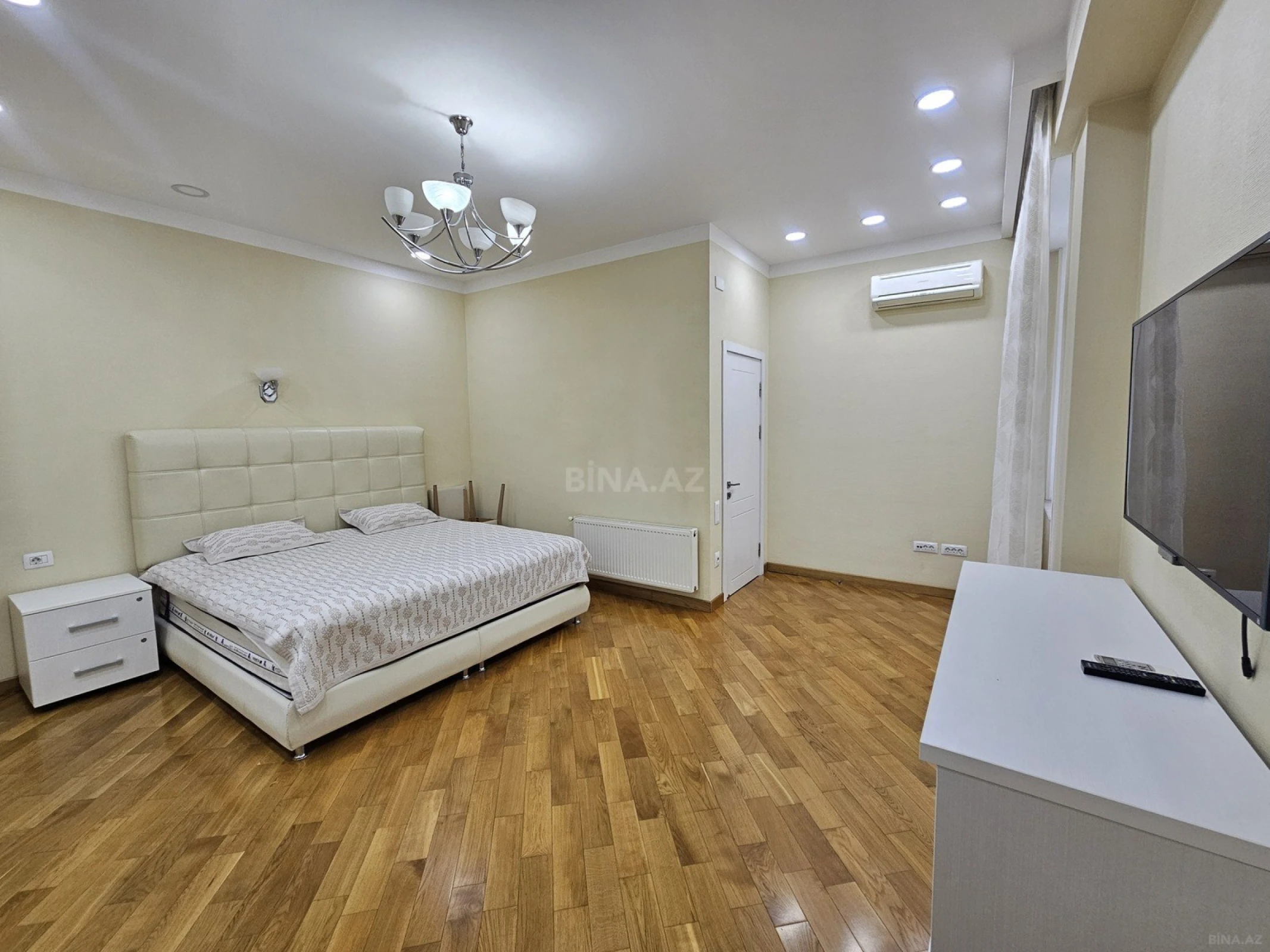 Kirayə verilir 3 otaqlı mənzil 150 m²