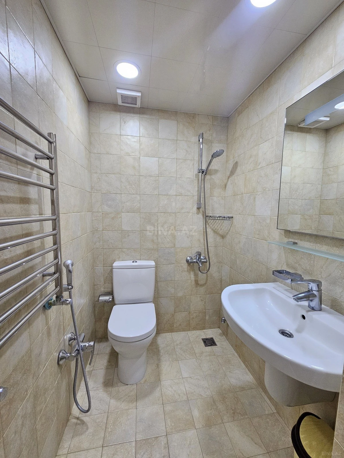 Kirayə verilir 3 otaqlı mənzil 150 m²