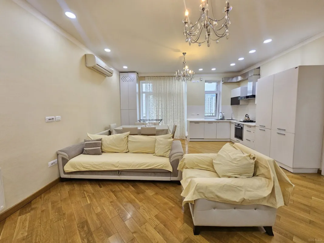 Kirayə verilir 3 otaqlı mənzil 150 m²