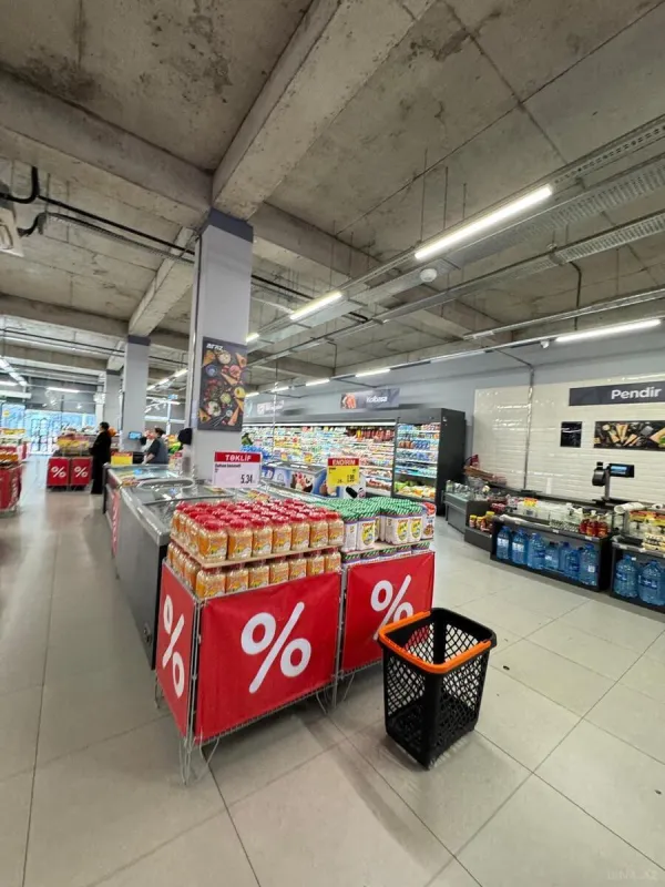 Satılır obyekt 1400 m²