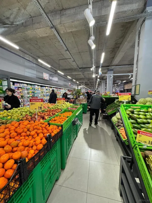 Satılır obyekt 1400 m²