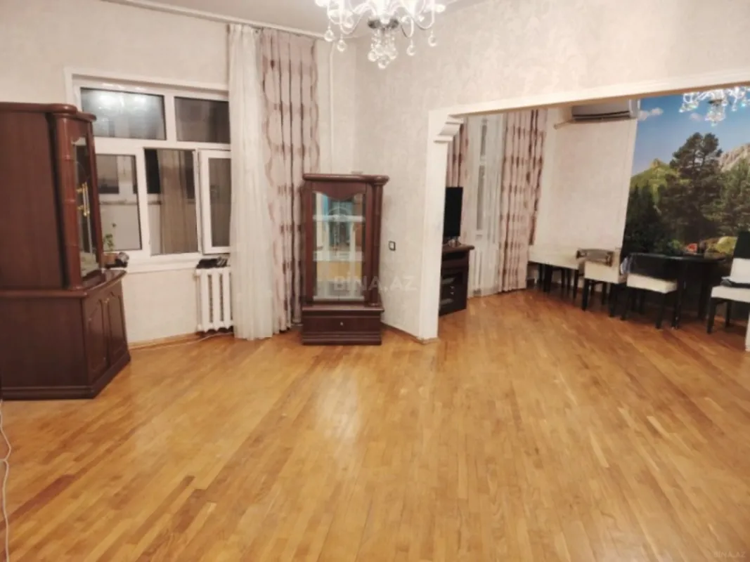 Kirayə verilir 5 otaqlı mənzil 100 m²