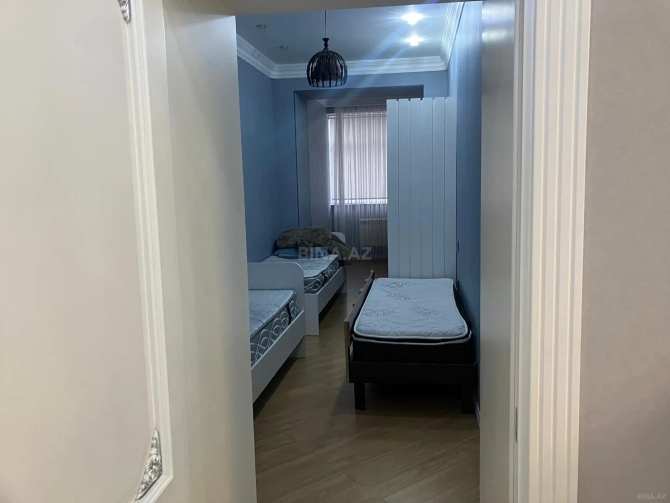Satılır 3 otaqlı mənzil 140 m²