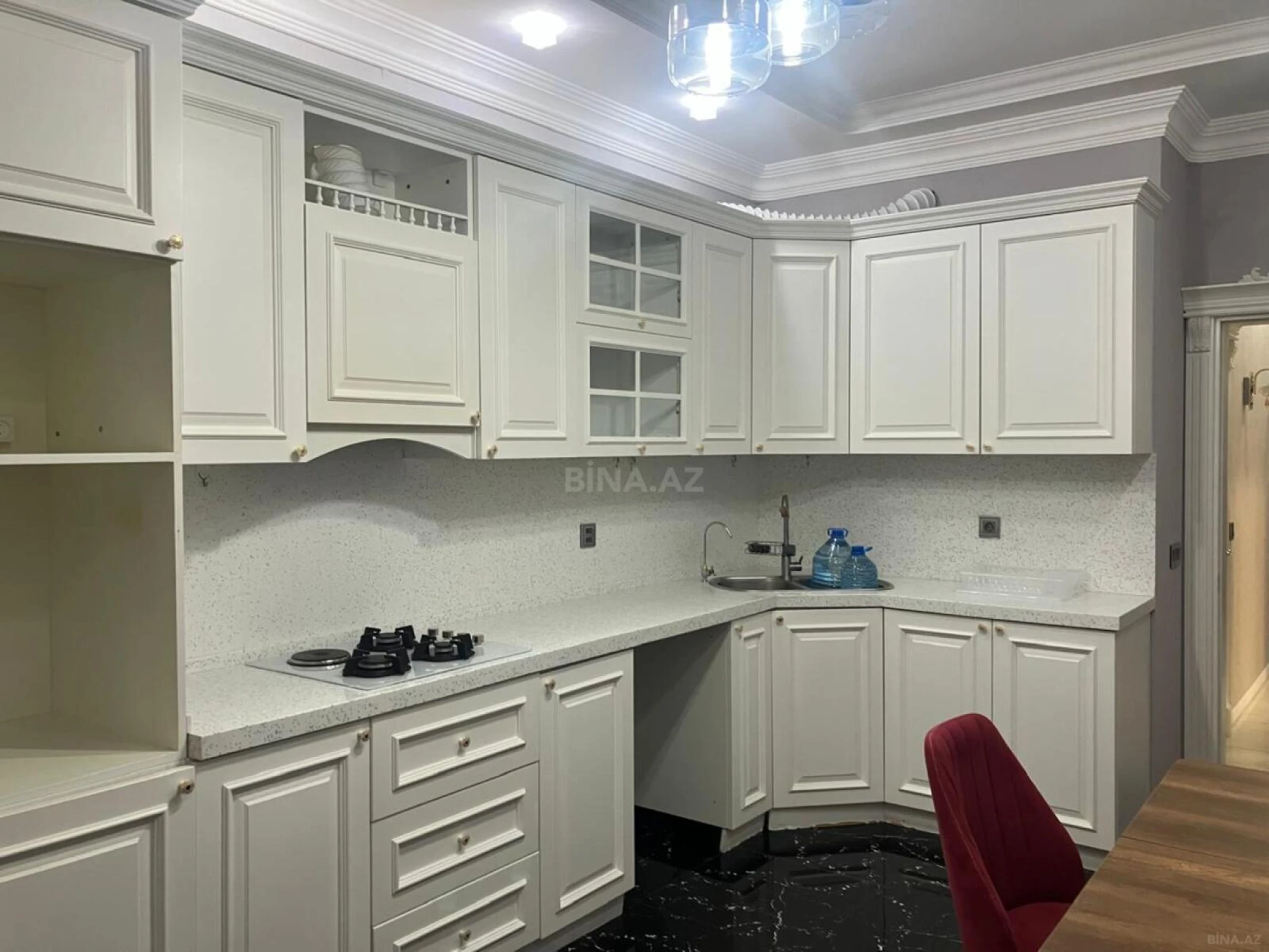 Satılır 3 otaqlı mənzil 140 m²