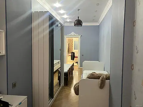 Satılır 3 otaqlı mənzil 140 m²