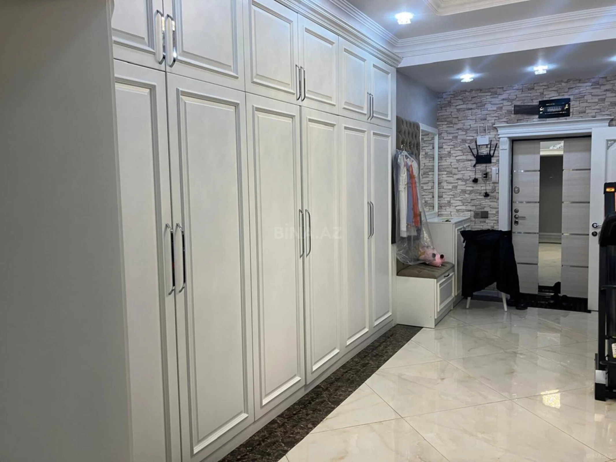 Satılır 3 otaqlı mənzil 140 m²