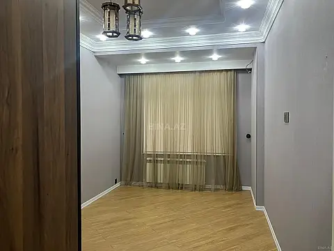 Satılır 3 otaqlı mənzil 140 m²