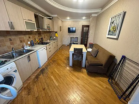 Satılır 3 otaqlı mənzil 160 m²