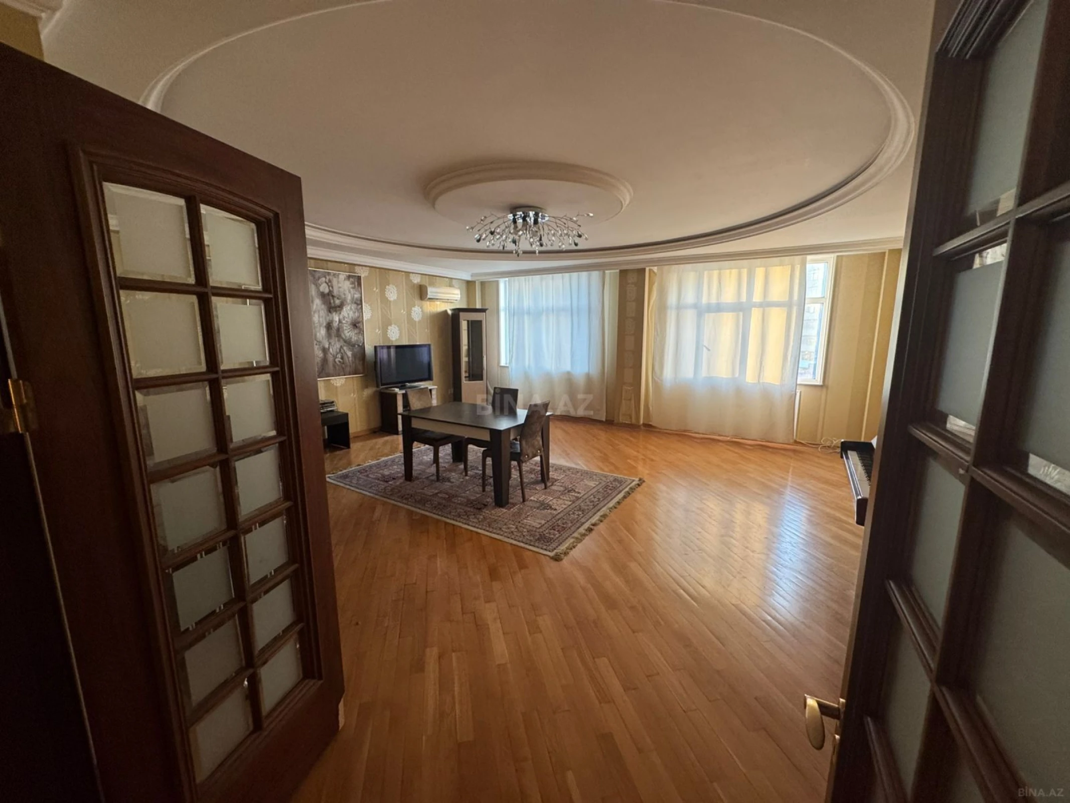 Satılır 3 otaqlı mənzil 160 m²
