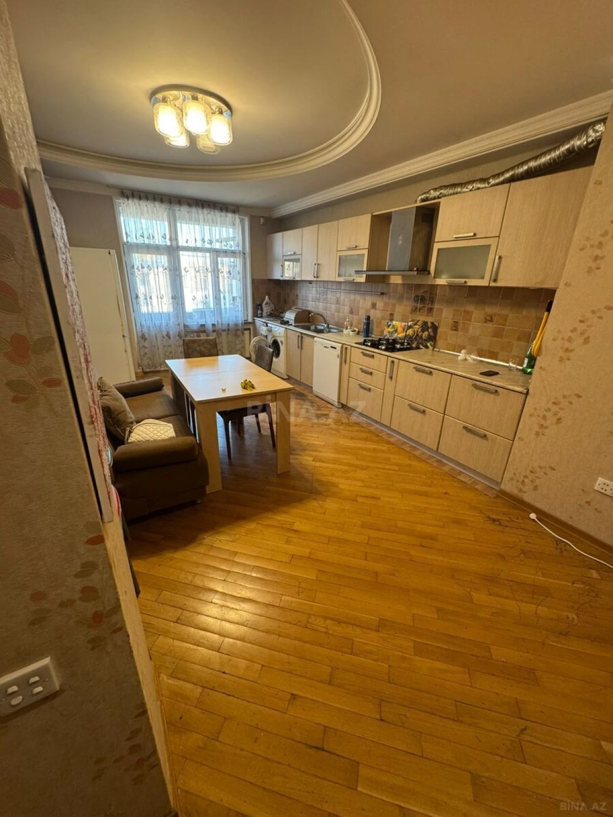 Satılır 3 otaqlı mənzil 160 m²