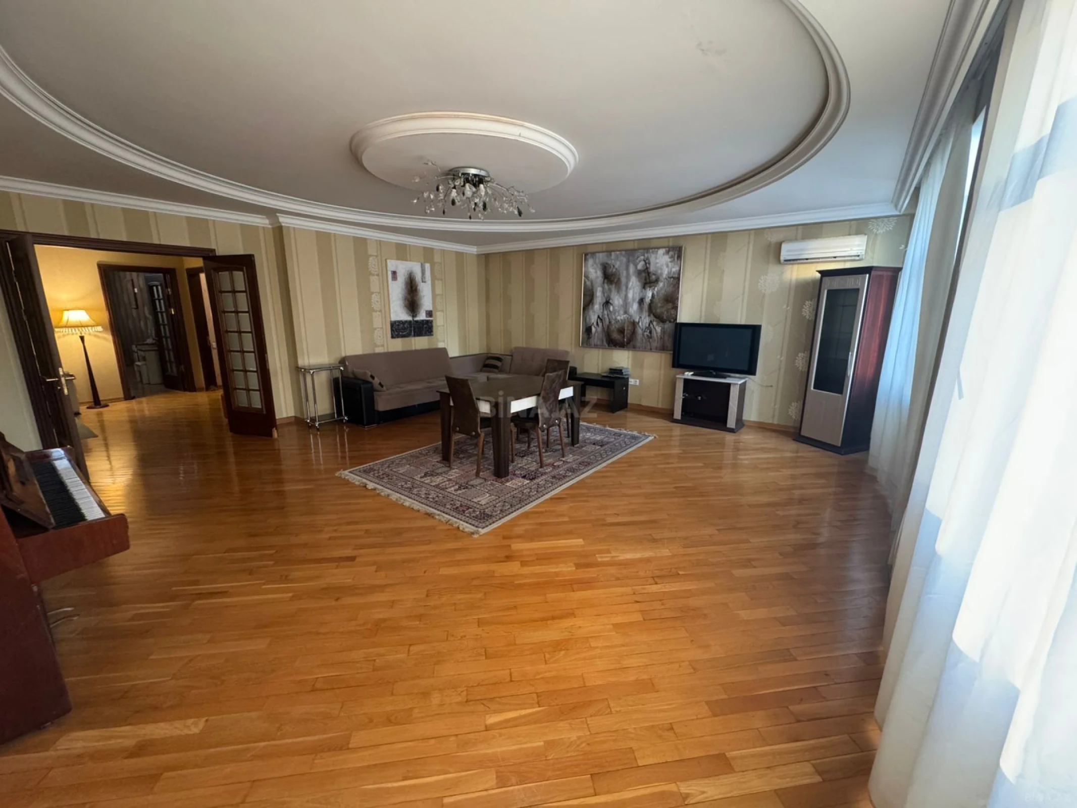 Satılır 3 otaqlı mənzil 160 m²