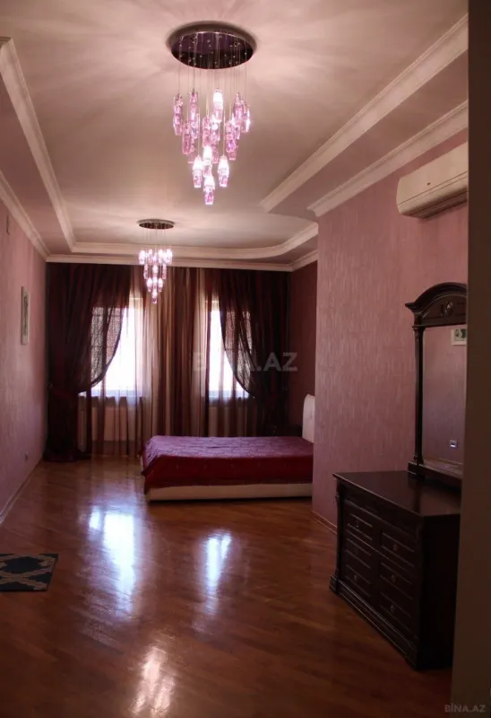 Satılır 6 otaqlı həyət evi 440 m²
