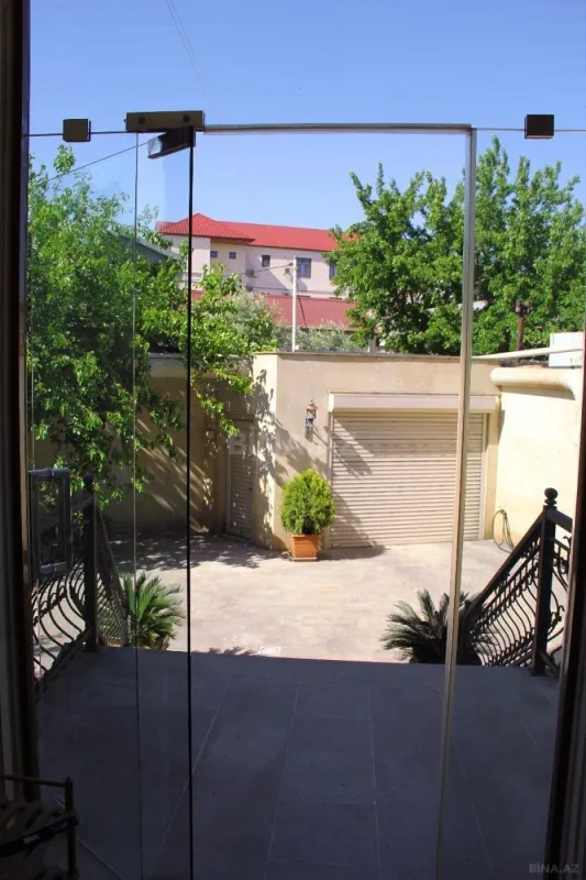 Satılır 6 otaqlı həyət evi 440 m²