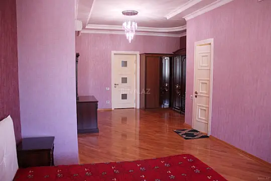 Satılır 6 otaqlı həyət evi 440 m²