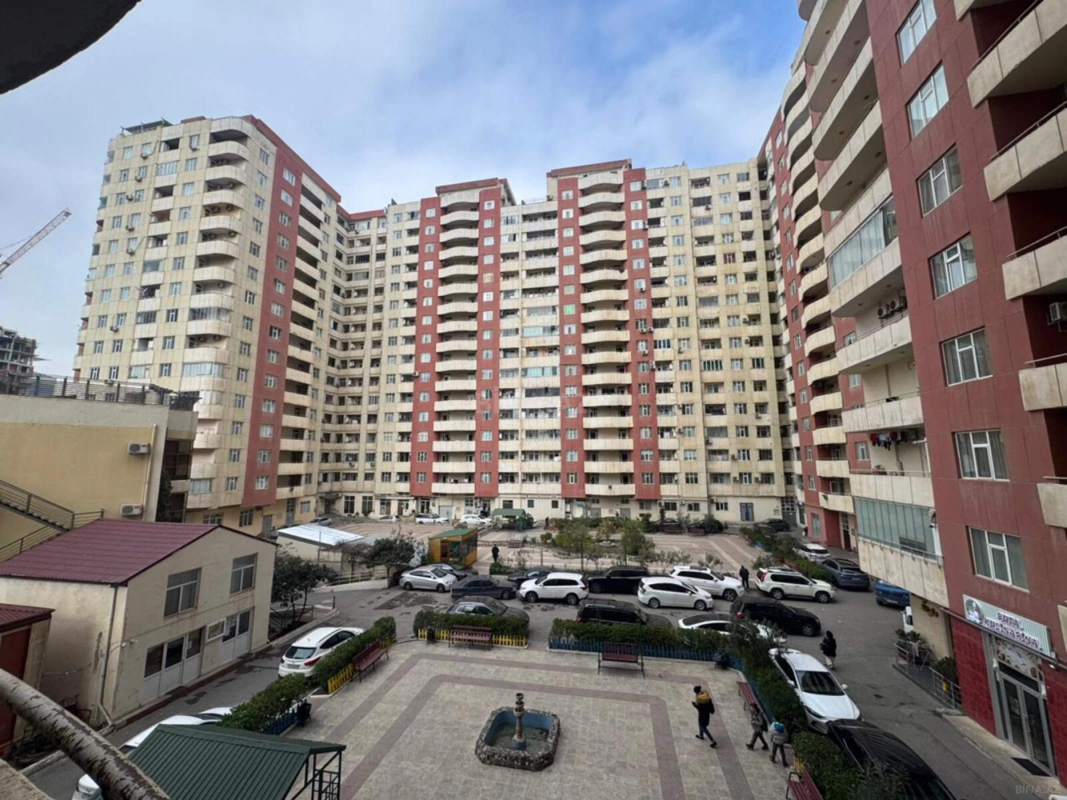Satılır 3 otaqlı mənzil 96 m²