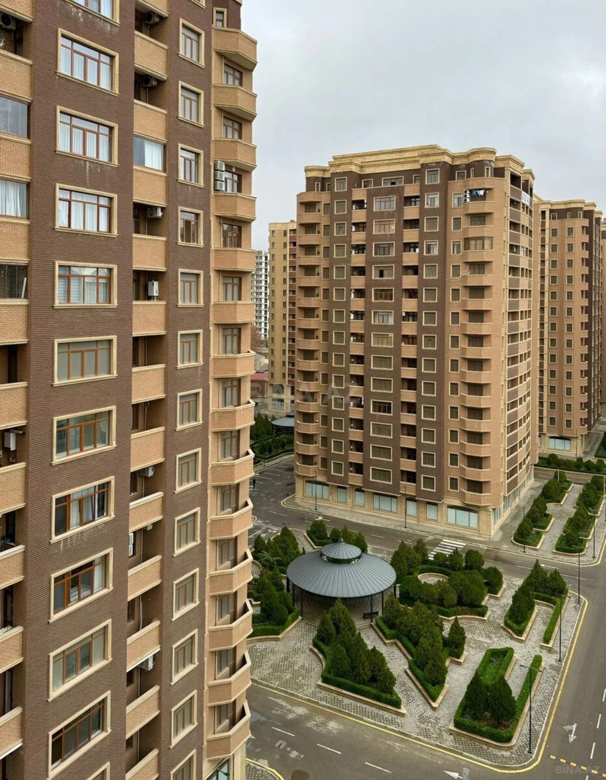 Satılır 3 otaqlı mənzil 115 m²