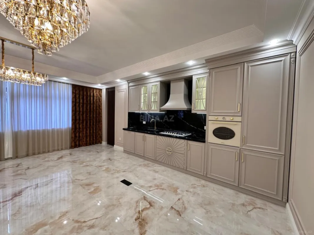 Satılır 3 otaqlı mənzil 115 m²