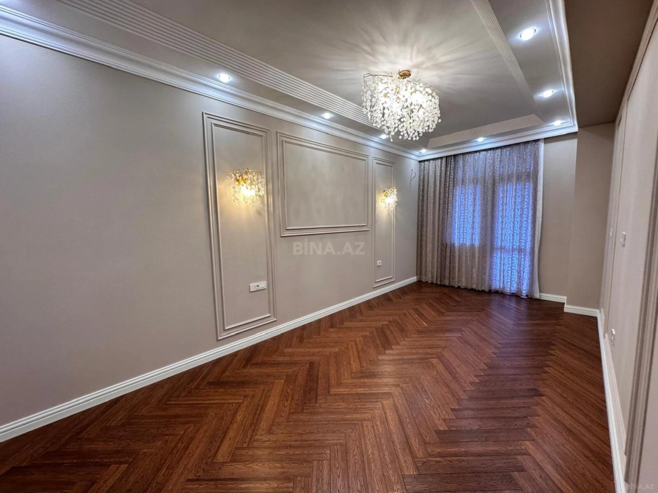 Satılır 3 otaqlı mənzil 115 m²
