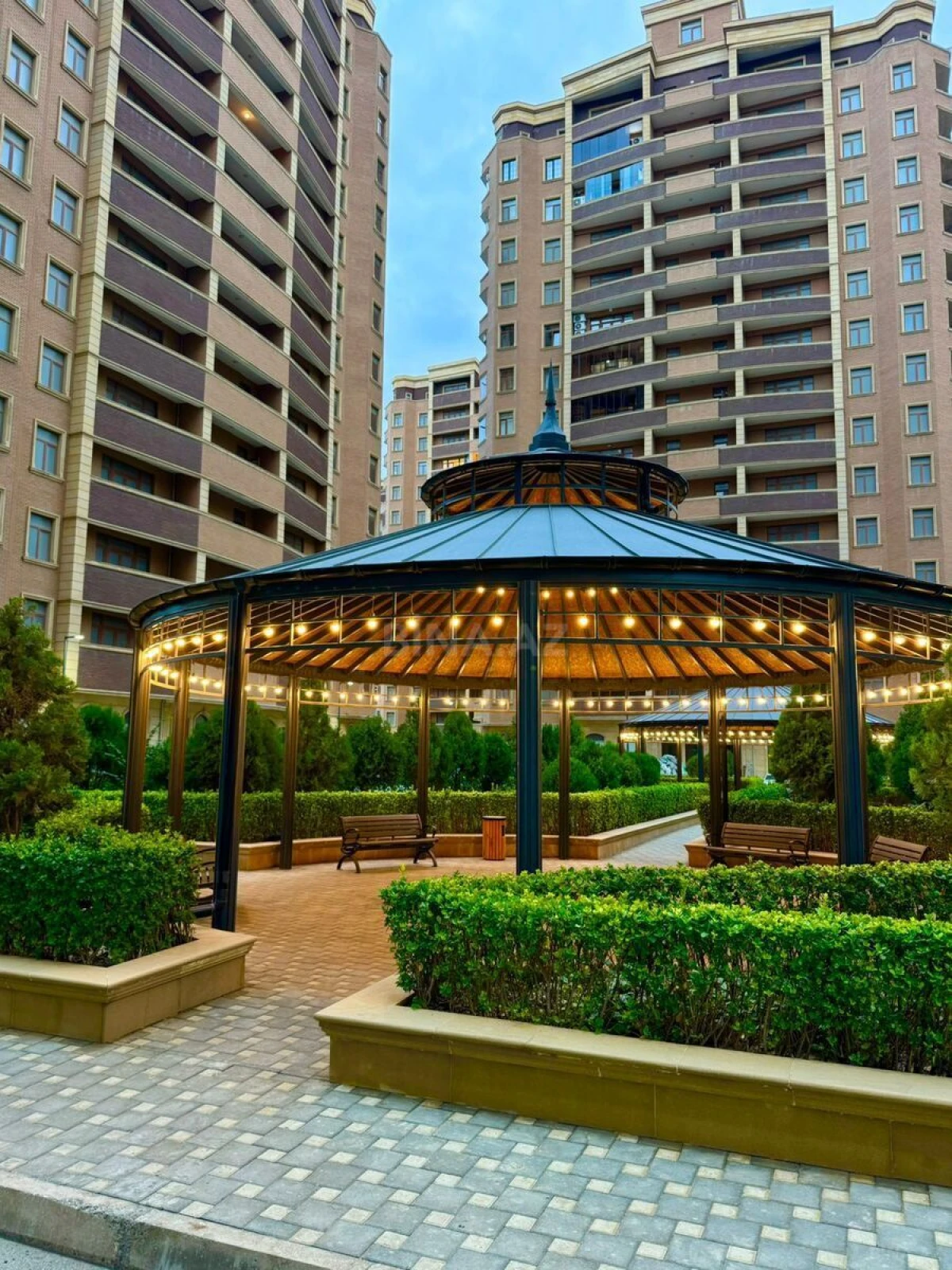 Satılır 3 otaqlı mənzil 115 m²