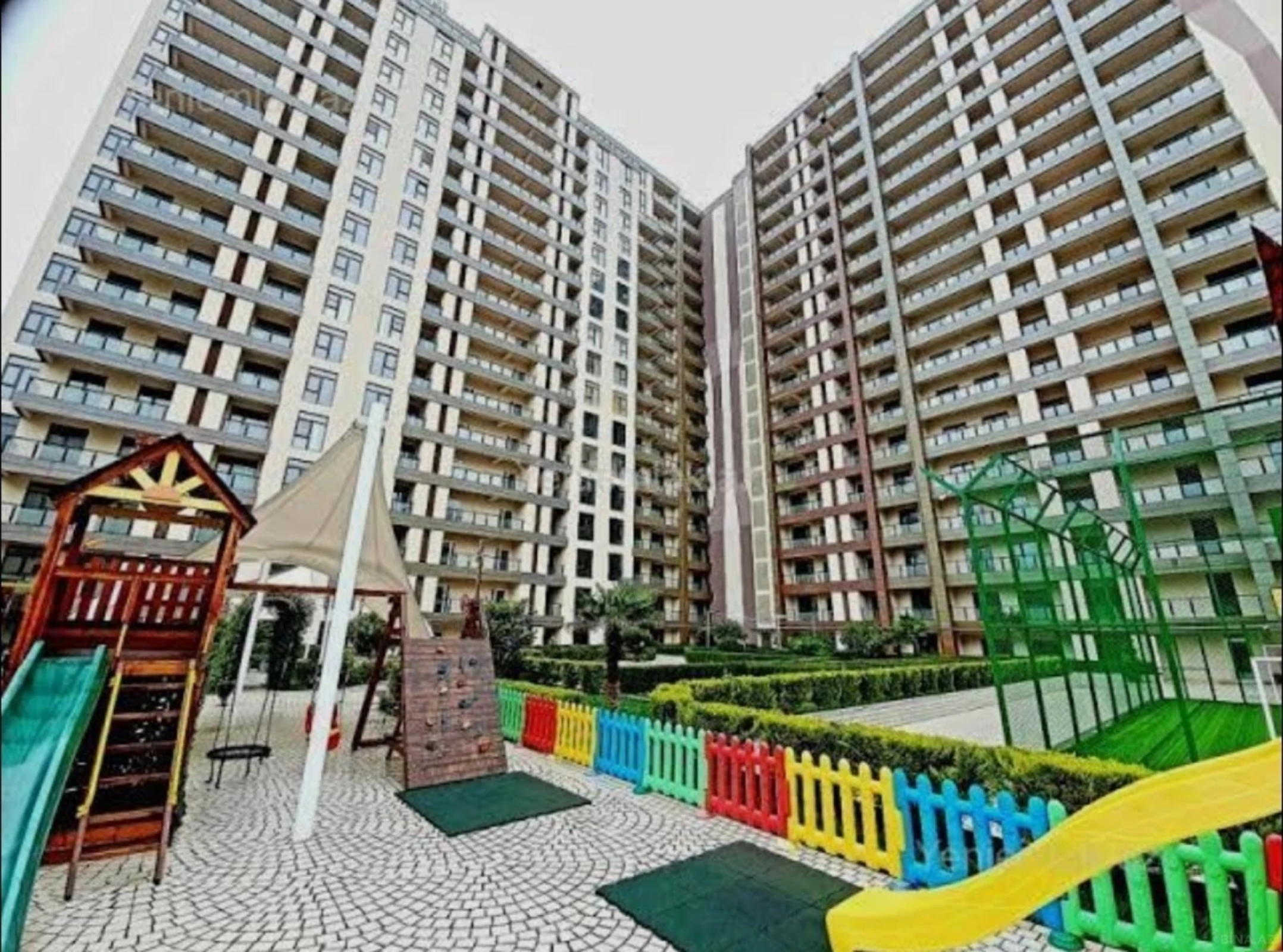 Satılır 2 otaqlı mənzil 65 m²