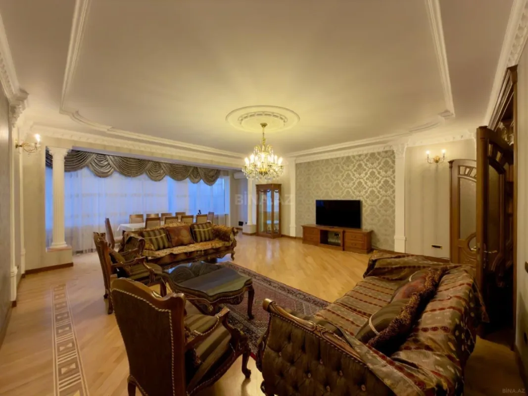 Satılır 4 otaqlı mənzil 230 m²