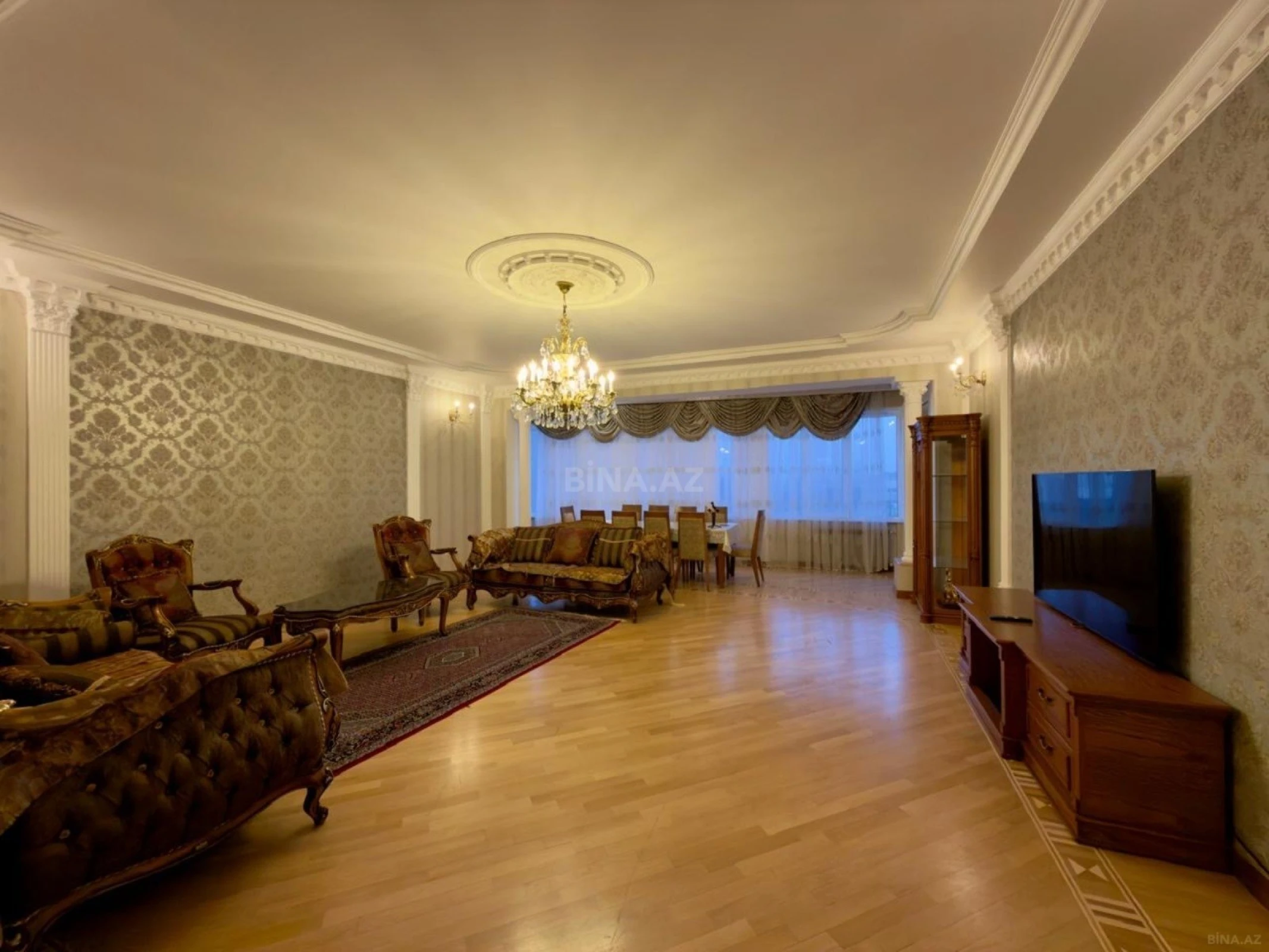 Satılır 4 otaqlı mənzil 230 m²