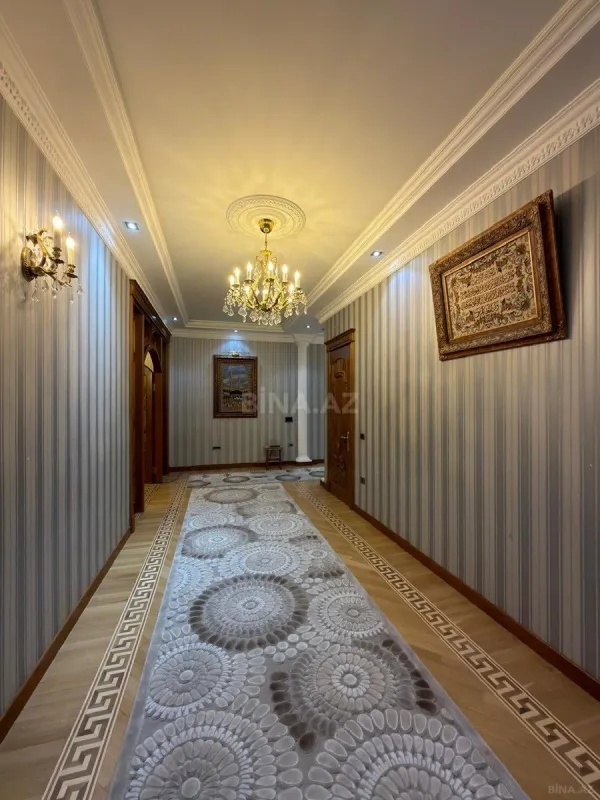Satılır 4 otaqlı mənzil 230 m²