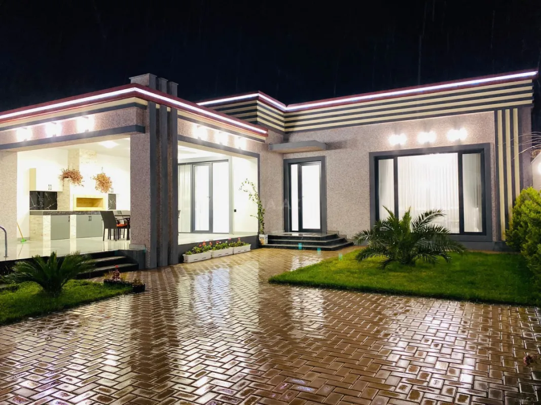 Satılır 4 otaqlı həyət evi 210 m²