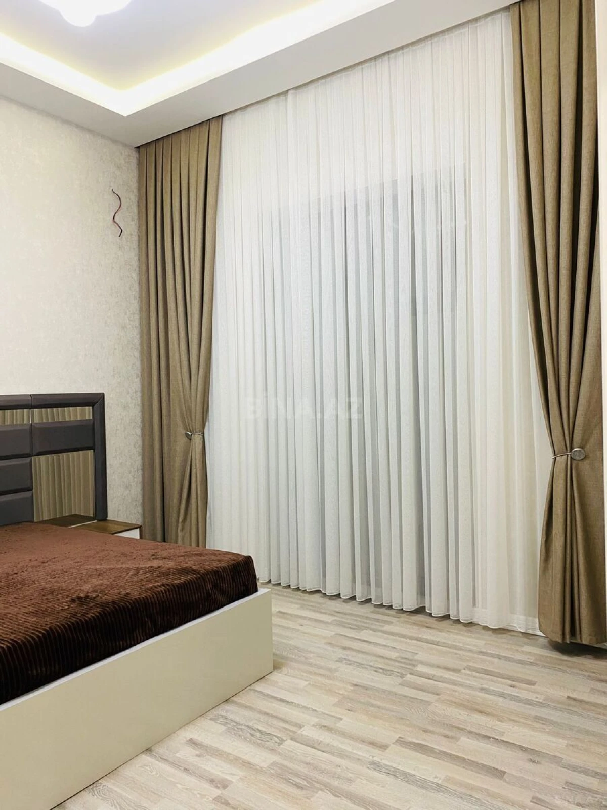 Satılır 4 otaqlı həyət evi 210 m²