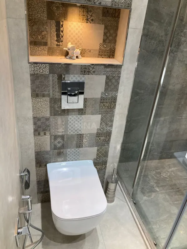 Satılır 4 otaqlı mənzil 165 m²