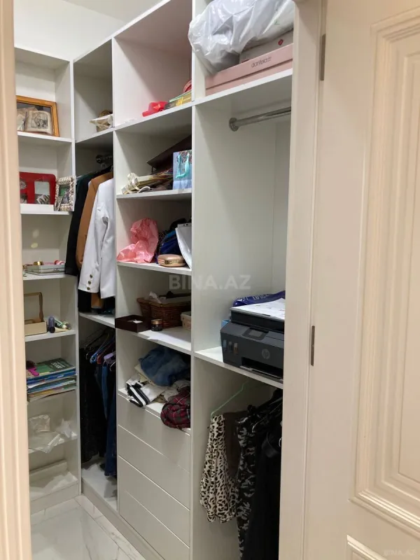 Satılır 4 otaqlı mənzil 165 m²