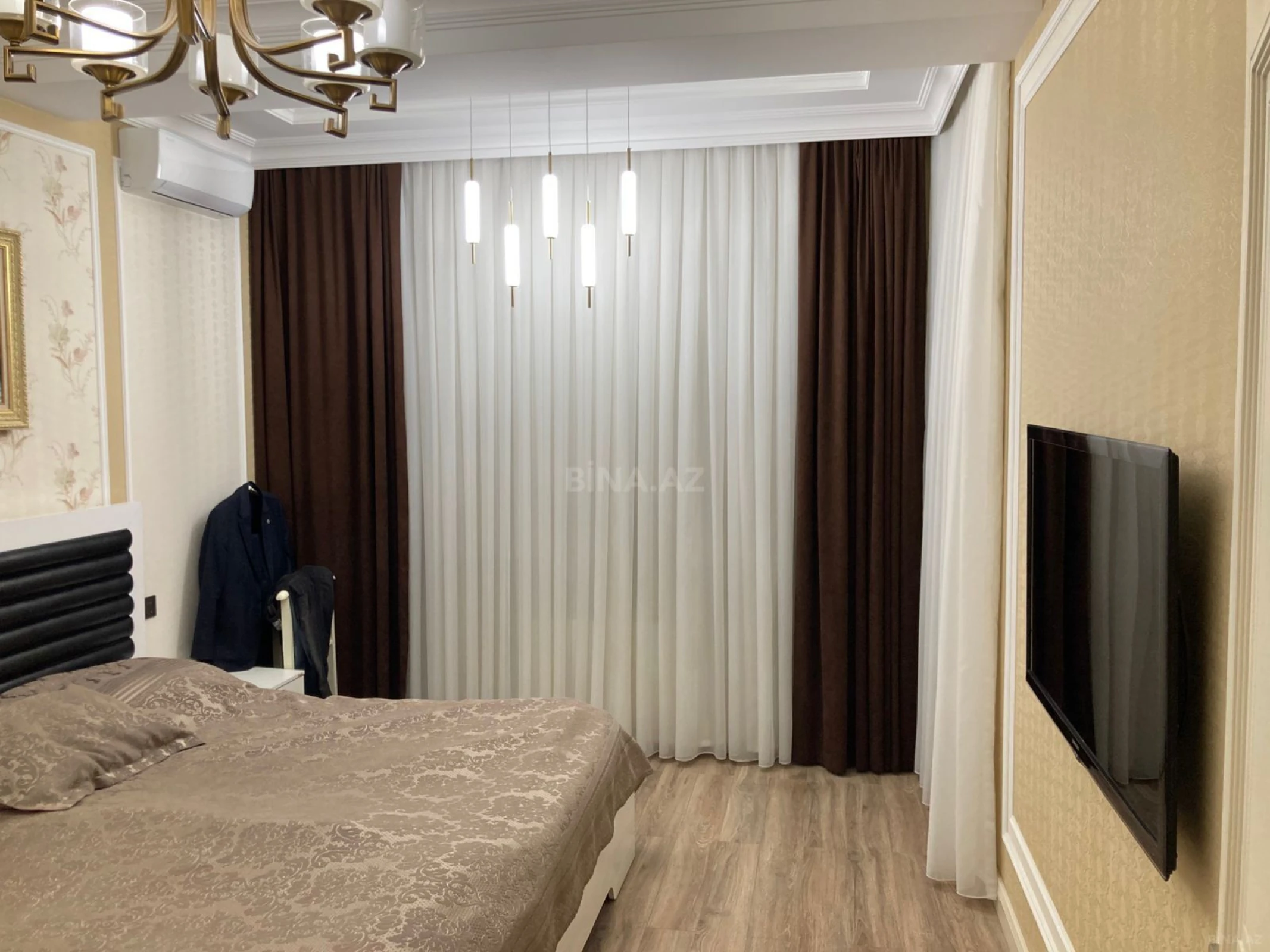 Satılır 4 otaqlı mənzil 165 m²