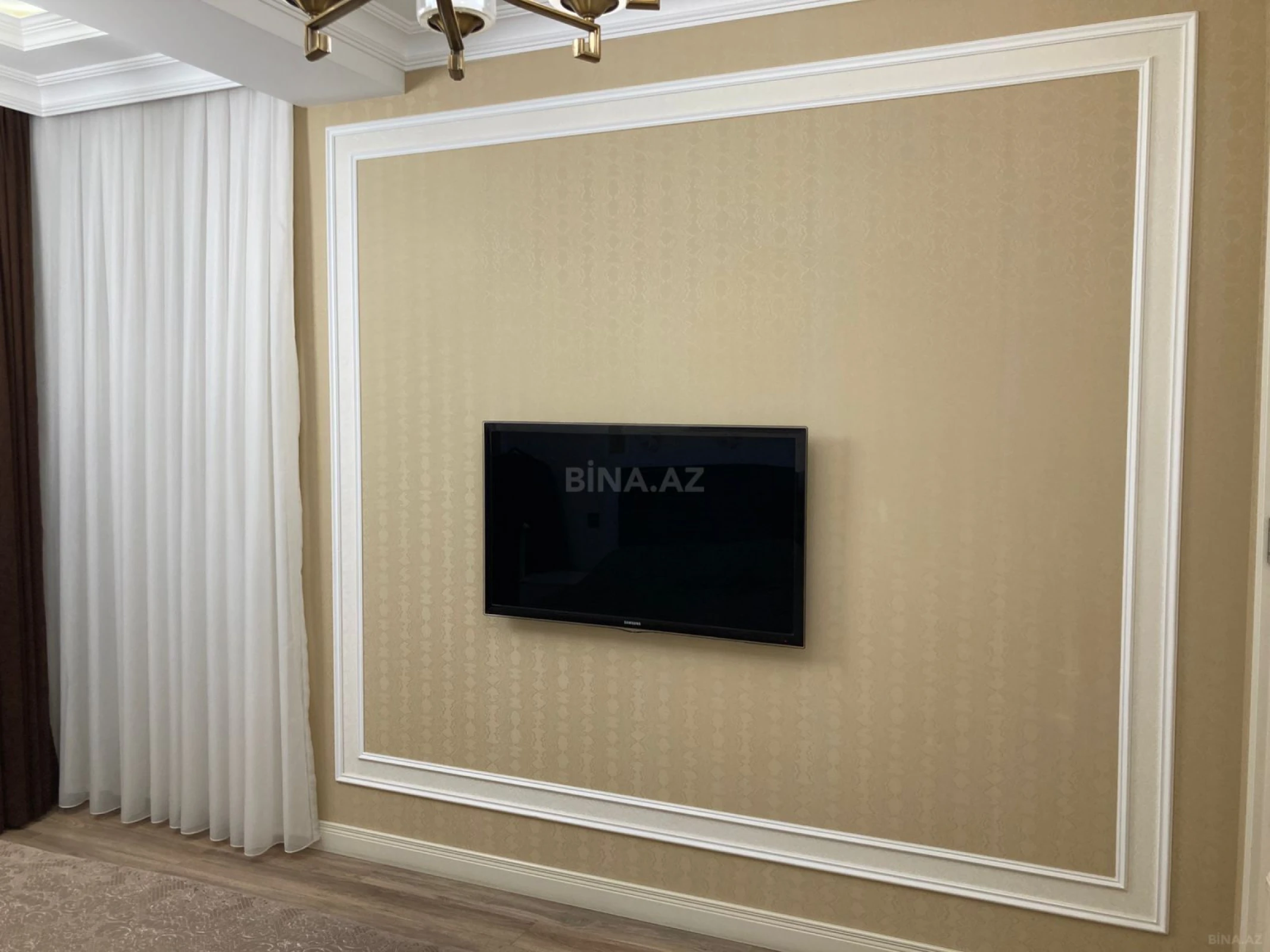 Satılır 4 otaqlı mənzil 165 m²