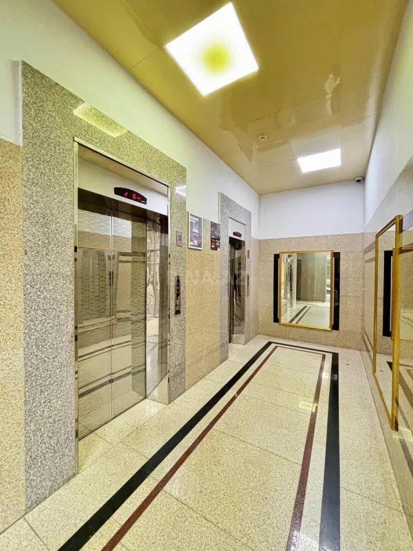 Satılır 4 otaqlı mənzil 157.7 m²