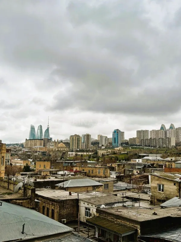 Satılır 4 otaqlı mənzil 157.7 m²