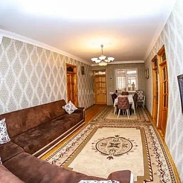 Satılır 7 otaqlı həyət evi 300 m²