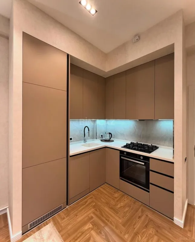 Kirayə verilir 2 otaqlı mənzil 77 m²