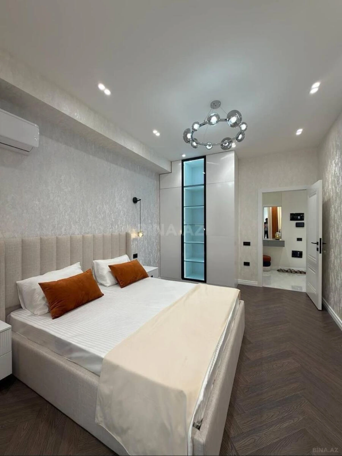 Kirayə verilir 2 otaqlı mənzil 77 m²