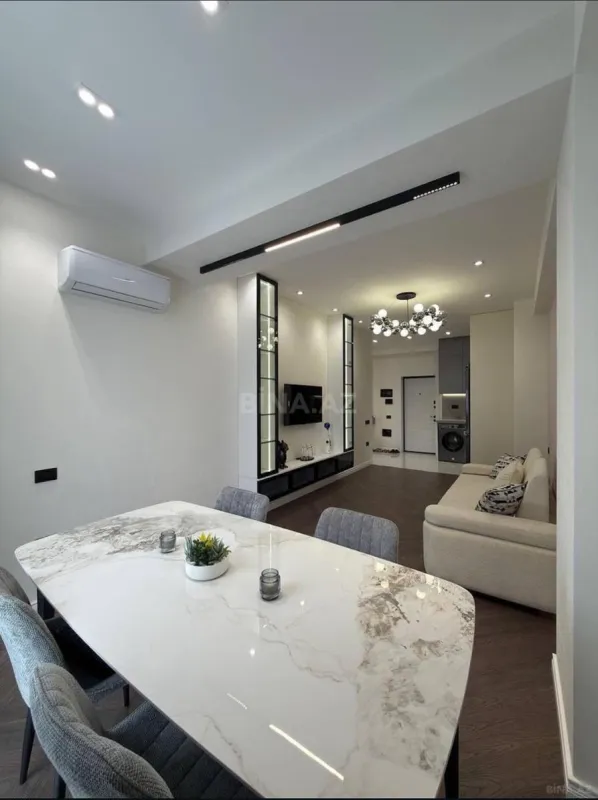 Kirayə verilir 2 otaqlı mənzil 77 m²
