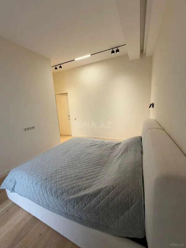 Kirayə verilir 2 otaqlı mənzil 110 m²