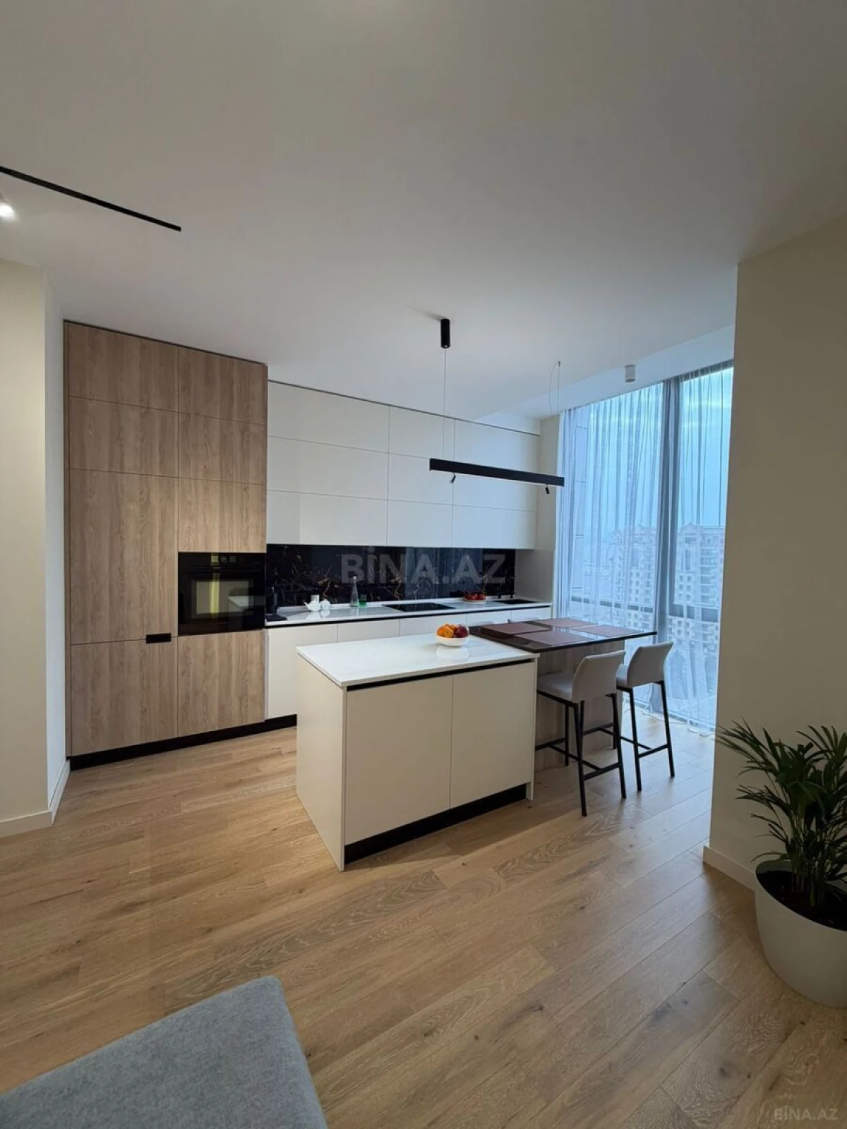 Kirayə verilir 2 otaqlı mənzil 110 m²