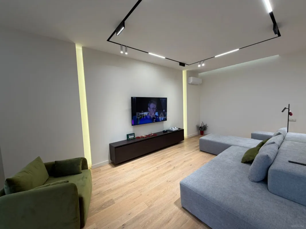 Kirayə verilir 2 otaqlı mənzil 110 m²