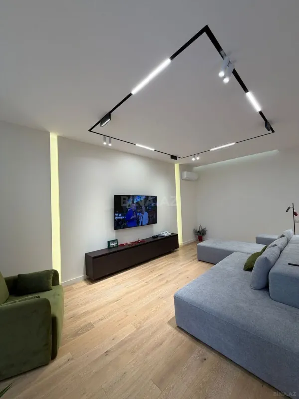 Kirayə verilir 2 otaqlı mənzil 110 m²