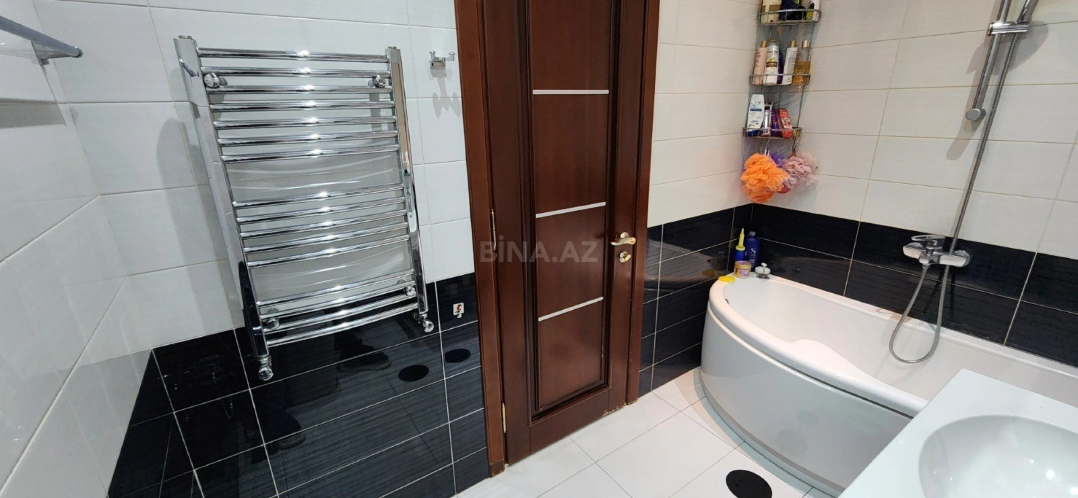 Satılır 3 otaqlı mənzil 150 m²