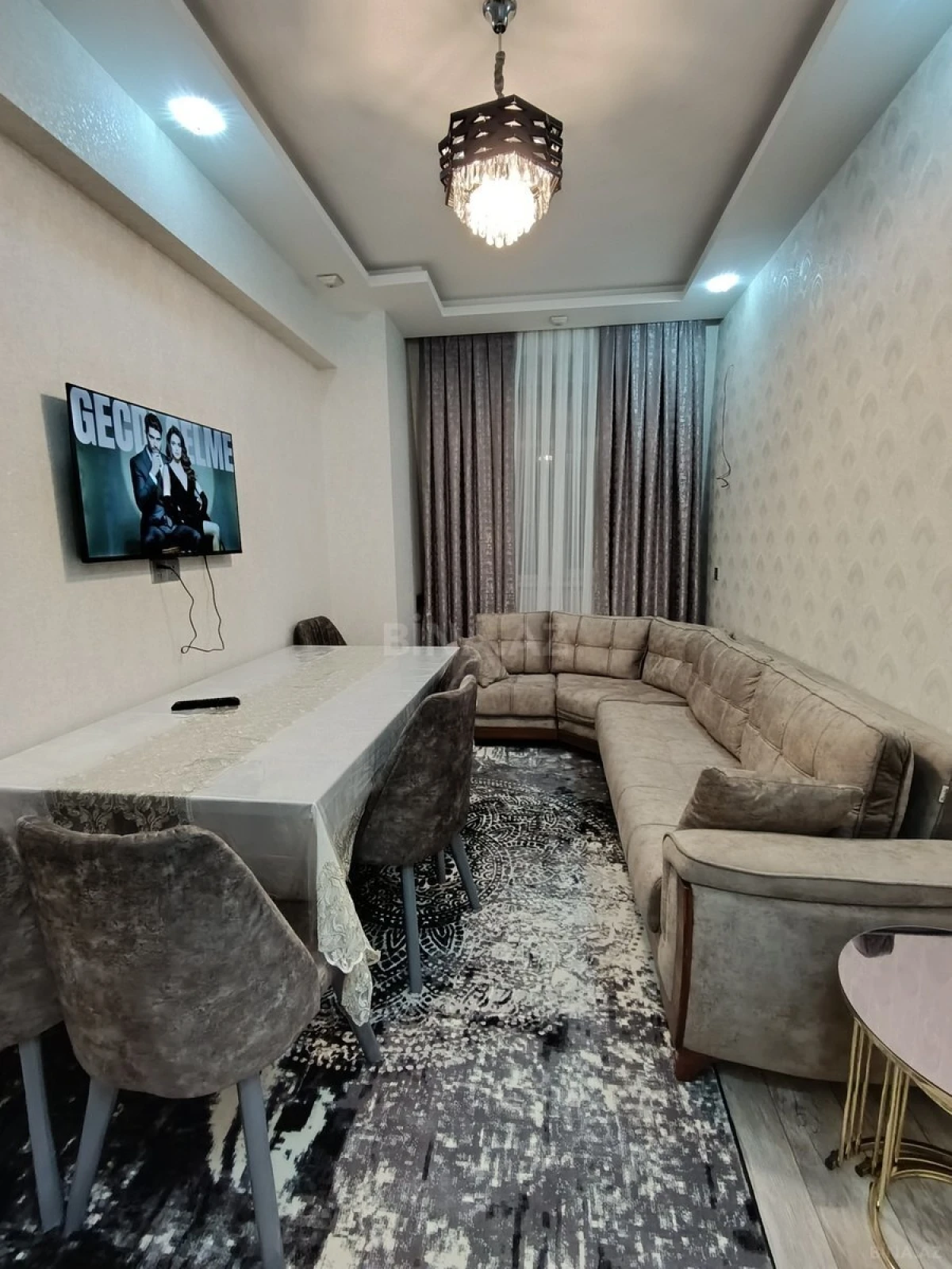 Satılır 2 otaqlı mənzil 70 m²