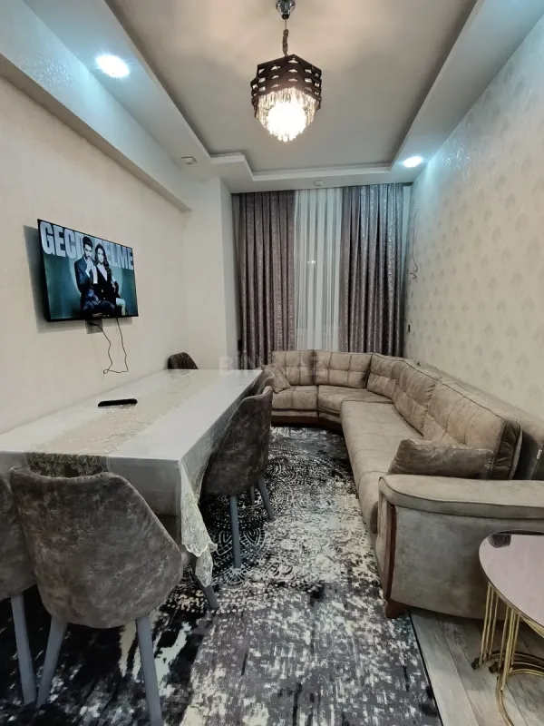 Satılır 2 otaqlı mənzil 70 m²