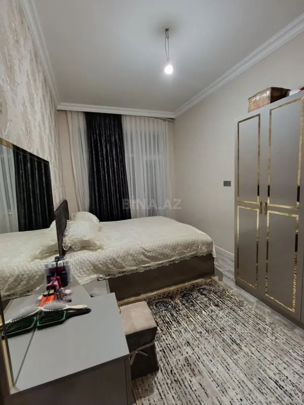 Satılır 2 otaqlı mənzil 70 m²