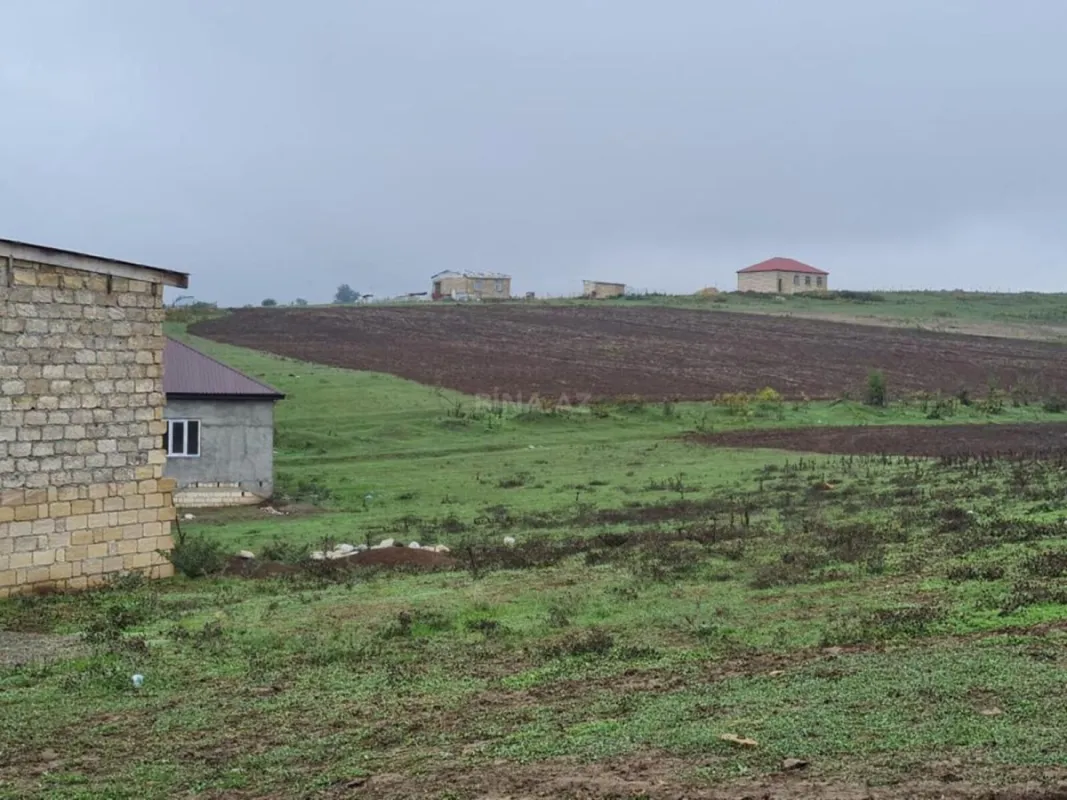 Satılır torpaq sahəsi 100 m²