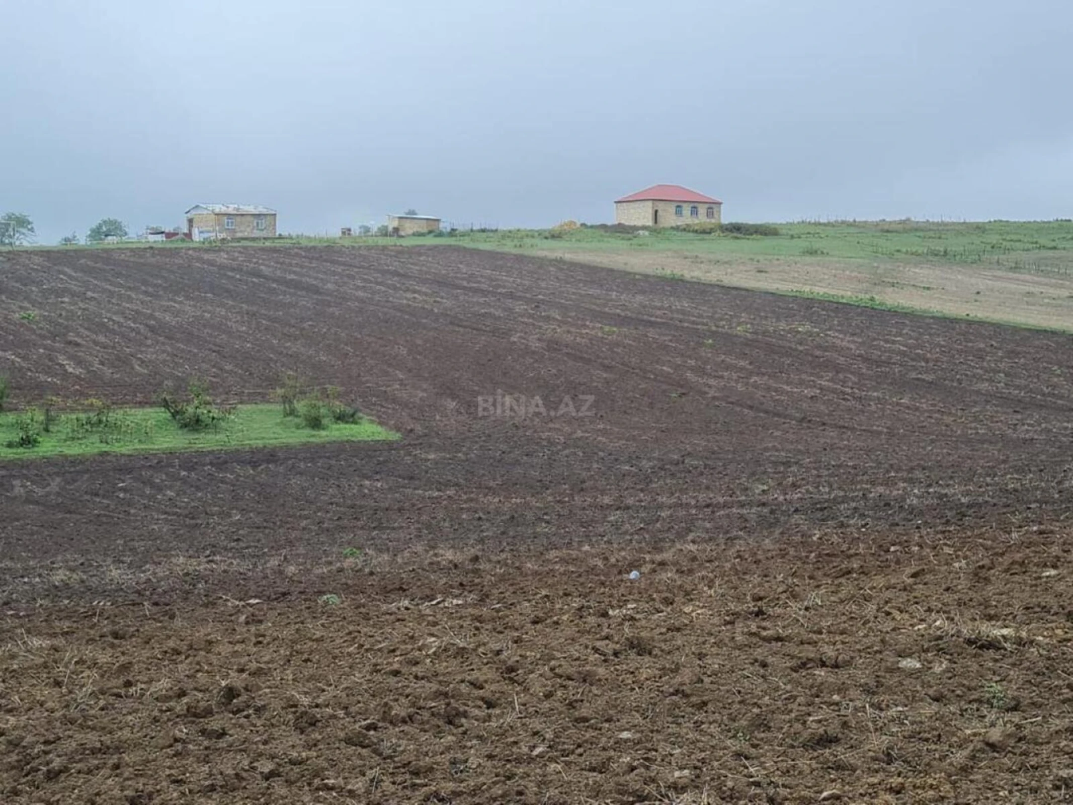 Satılır torpaq sahəsi 100 m²